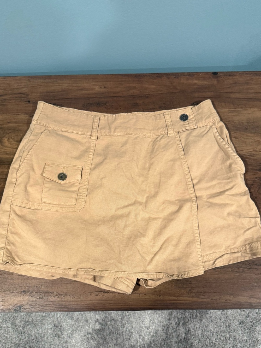 Time and Tru Cream Utility Skort with Front Pocket